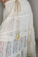 Carica l&#39;immagine nel visualizzatore di Gallery, Crochet Beige Skirt
